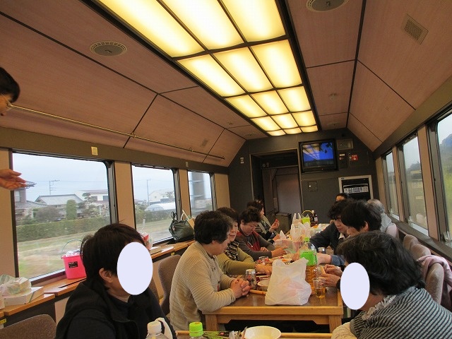 �����~���