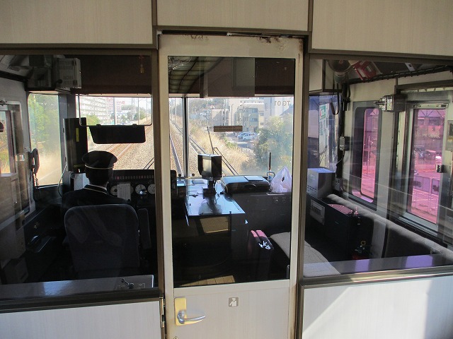 �����~���