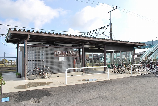 �����L���w