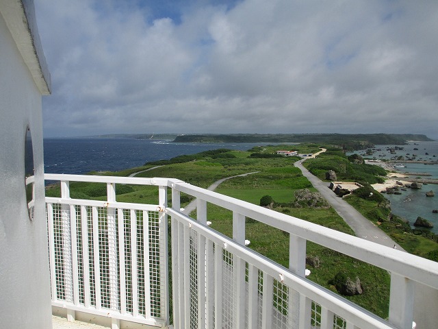 東平安名崎灯台