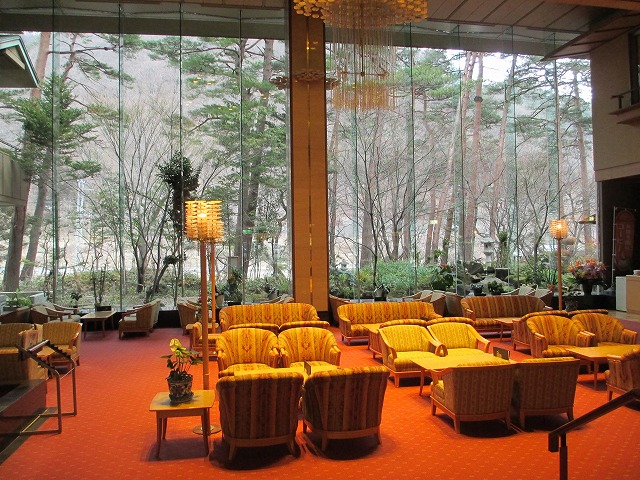 �z�e���؂̓�