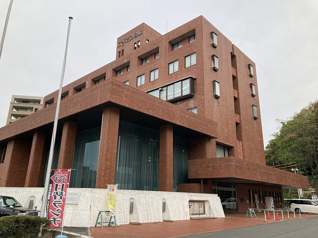 �ɂ������